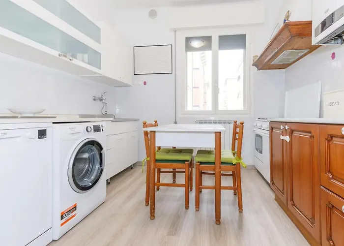 With Free Parking Easy Access To Venice Apartamento