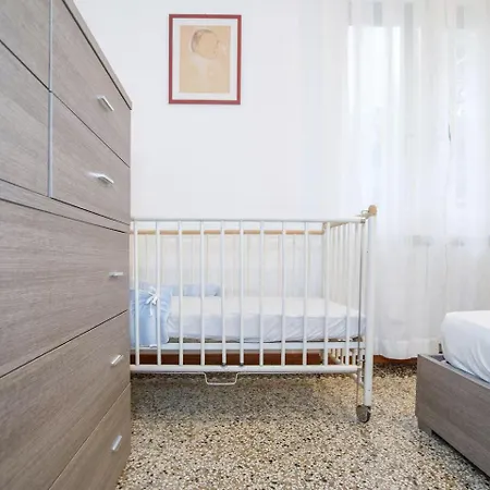 Διαμέρισμα With Free Parking Easy Access To Venice *